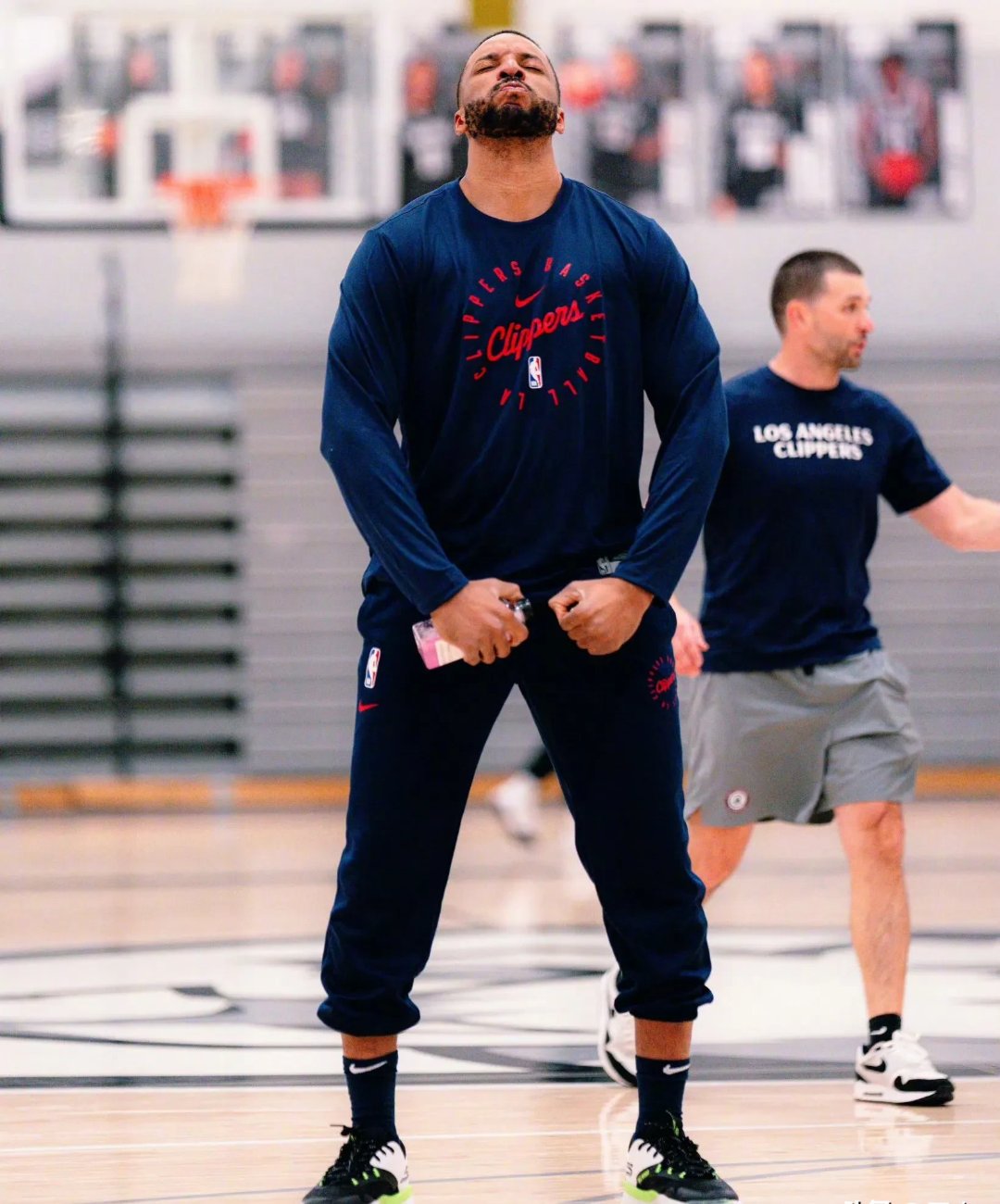 im体育电竞-关于从转会期托特纳姆备战中超到洛杉矶快船扳平良机备战NBA季后赛，关键时刻密尔沃基雄鹿篮板制胜的信息